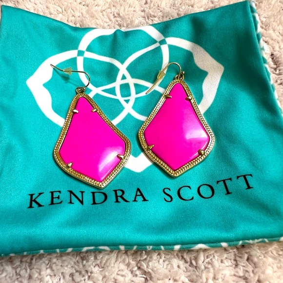 Kendra Scott Jewelry - Kendra Scott “Alex” hot pink earrings